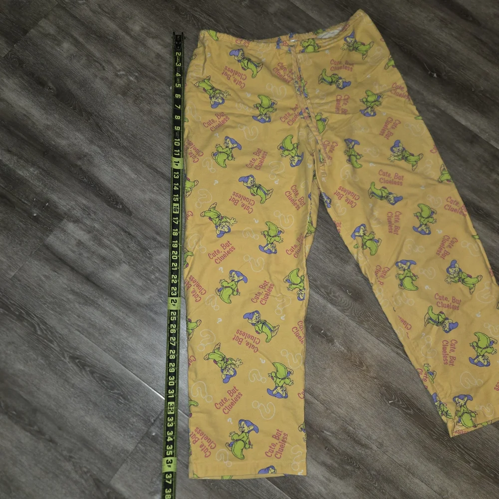 Disney Yellow Pajama‎ Bottoms with Green Dwarfs - Picture 6 of 8